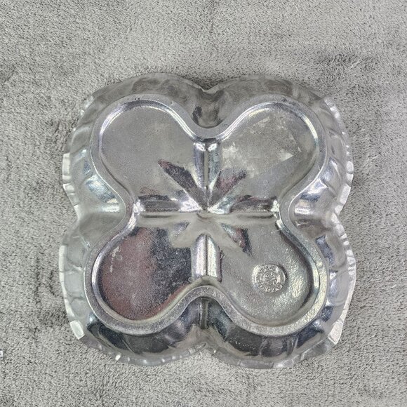 Vintage Anchor Hocking Leaf-Shaped Silver Dish - Picture 6 of 11